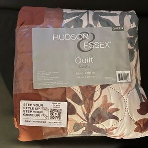 Hudson Essex Quilt 86 in x 86 in Queen Colcha Floral Print